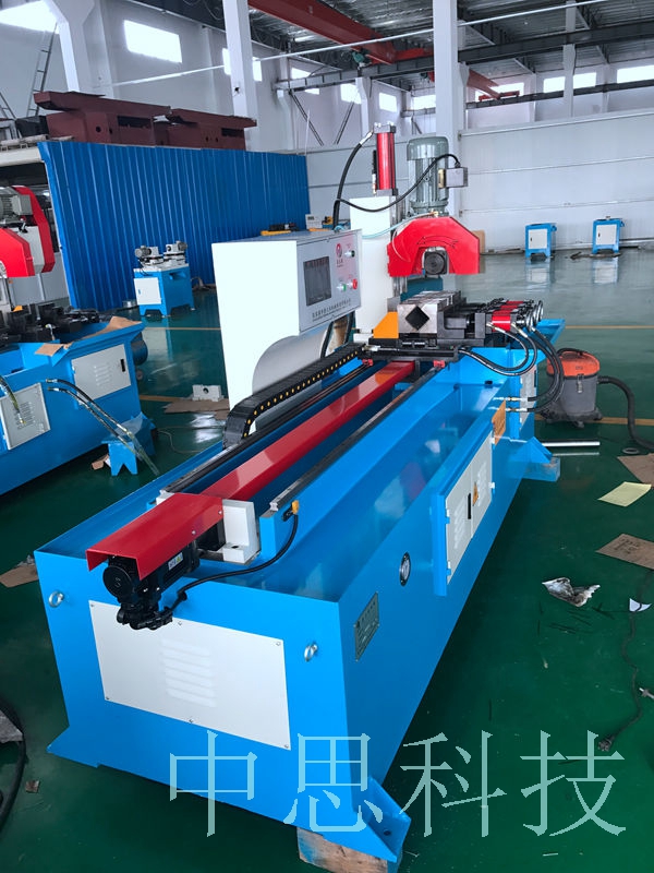 液壓提供的動力很大，壁厚超過10mm的都可以有效切割